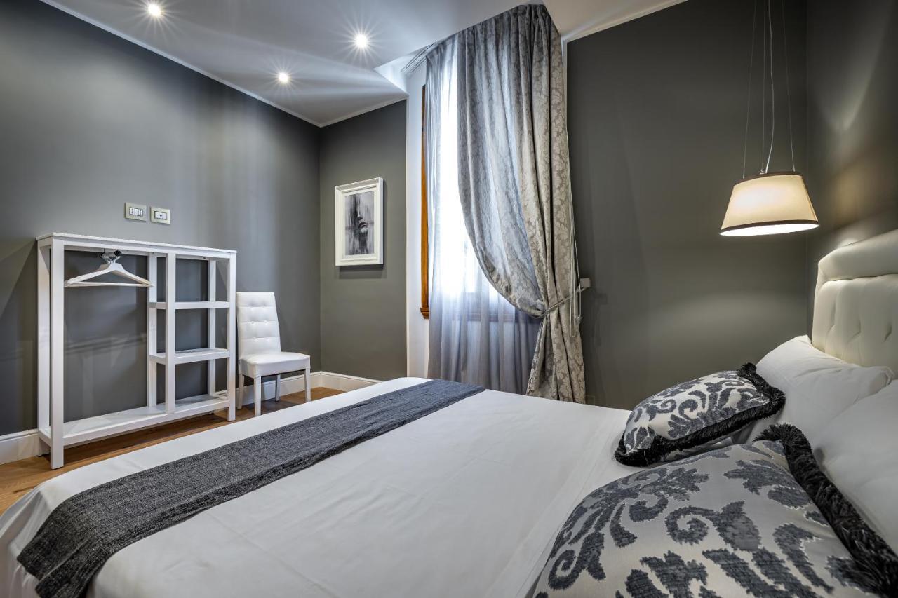 Yid Capo Di Mondo Luxury Apartment In Firenze Esterno foto